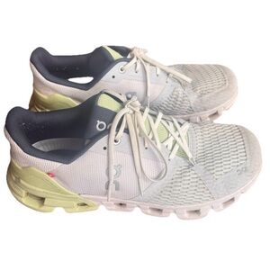 On Cloudflyer Running Shoes Womens 9.5 White & Green Athletic Sneakers Comfort